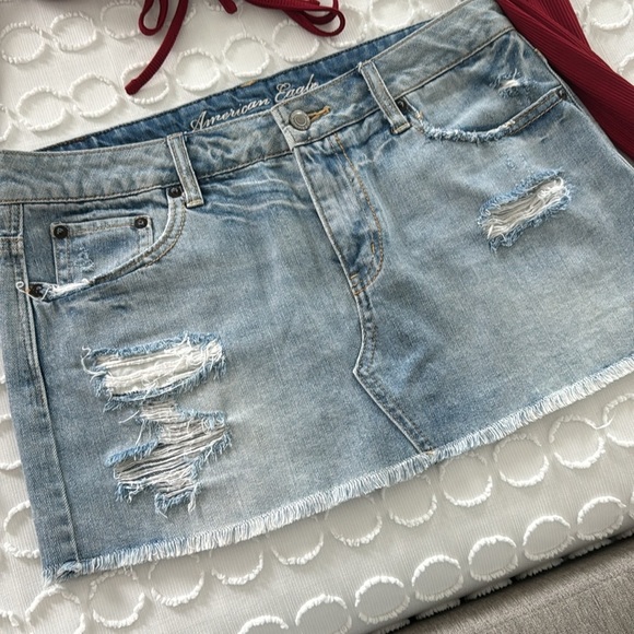 American Eagle Denim distressed skirt - Picture 3 of 7